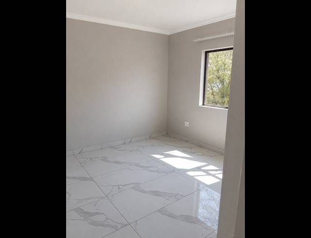 3 BEDROOM FREEHOLD FOR SALE IN DERSLEY